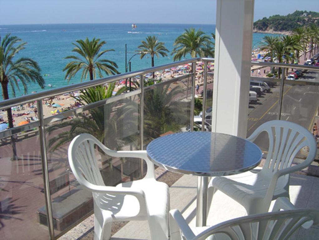 Apartaments Tropic Lloret de Mar Oda fotoğraf