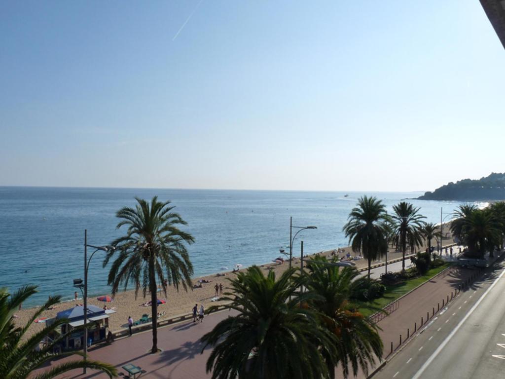 Apartaments Tropic Lloret de Mar Oda fotoğraf